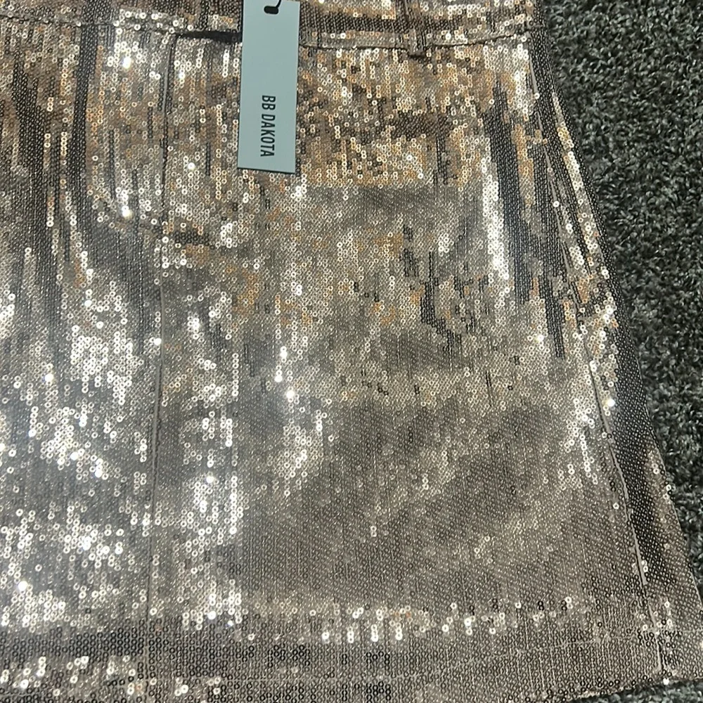 NWT BB Dakota Rose Gold Sequin Skirt 6